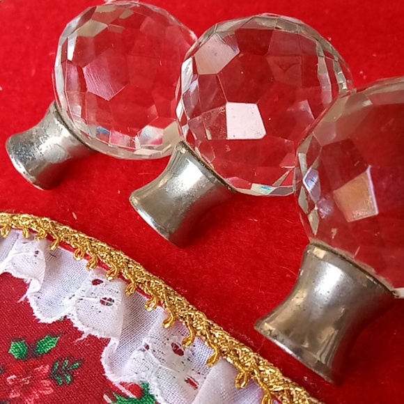 Vintage lead crystal multi faceted brilliant drawer knobs set of 3 in pristine . - Picture 3 of 5